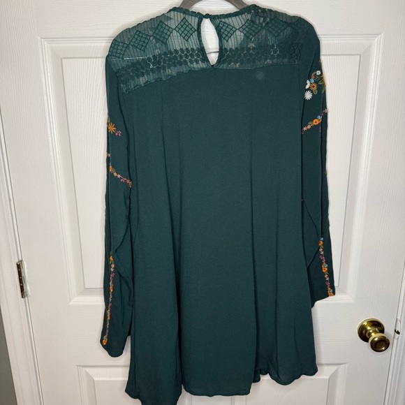 Altar'd State Green Embroidered Boho Mini Dress with Long Sleeves Size Small GUC - Picture 4 of 6